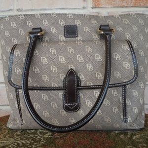 ❤️ Dooney & Bourke Large Pocket Shopper ❤️